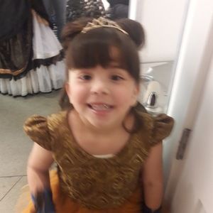 Meet your Posher, Crystalia